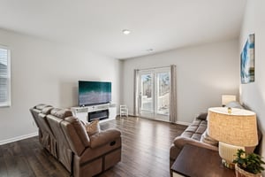 Whitewood Dr-S0702-005.jpg