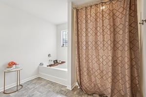 Whitewood Dr-S0702-043.jpg