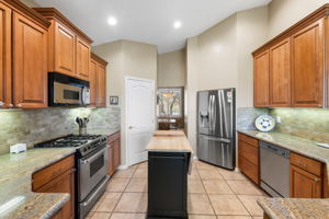 Kitchen (2)