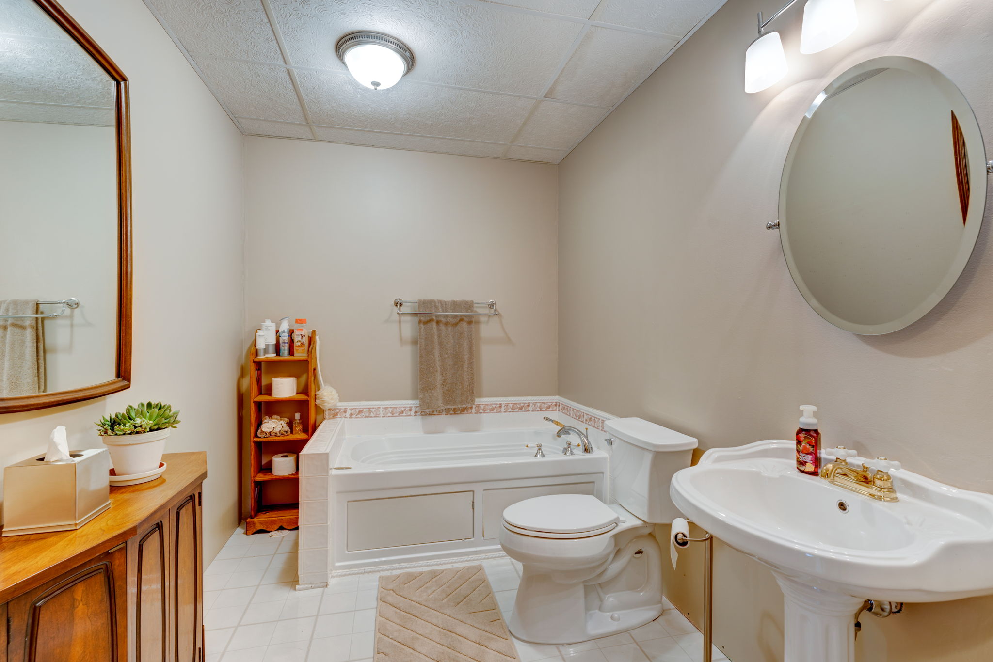 Lower Level - Bathroom