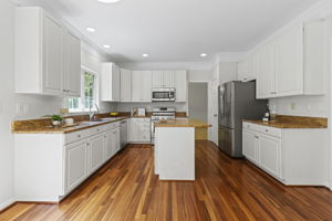 Spacious Kitchen with Breakfast Area