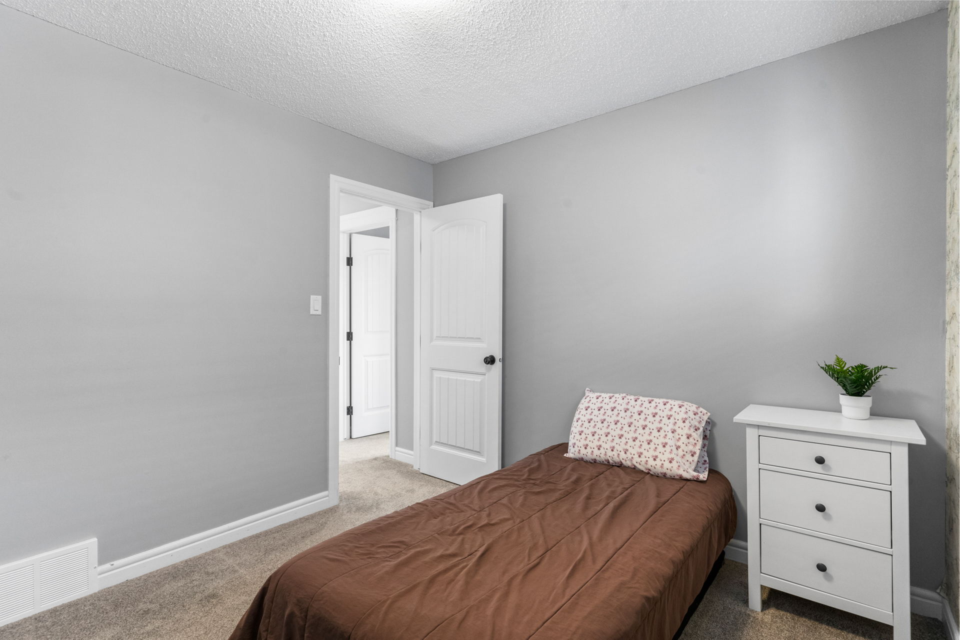 17808 6 Ave SW-QuikSell-17