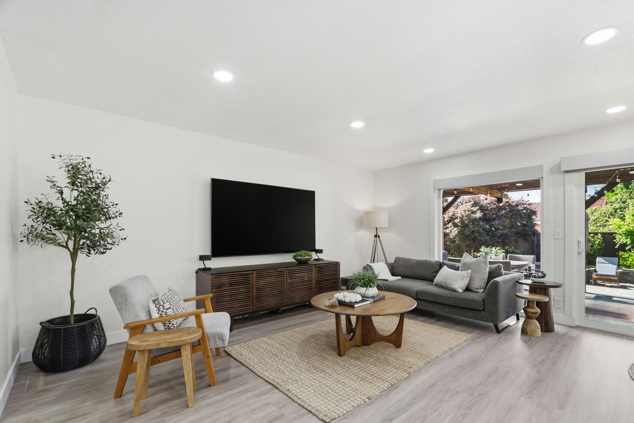 011_F8_1781 Penwood St