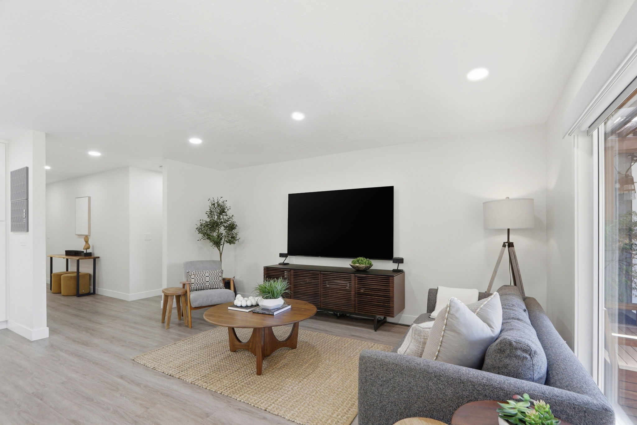 012_F8_1781 Penwood St