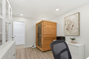 024_F8_1781 Penwood St