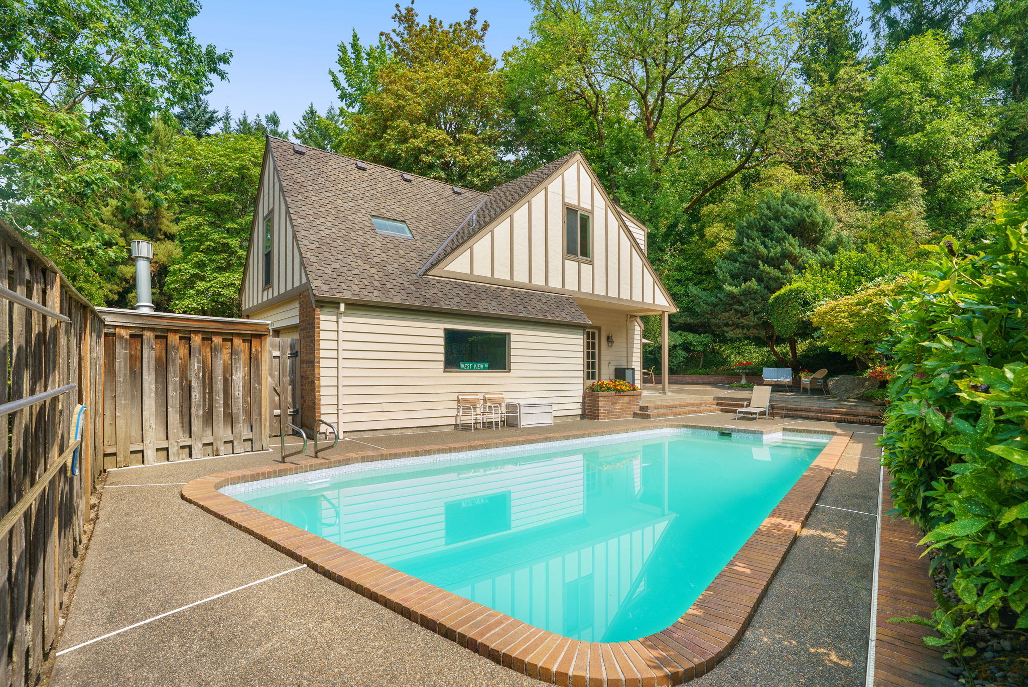 Backyard - Swimming Pool