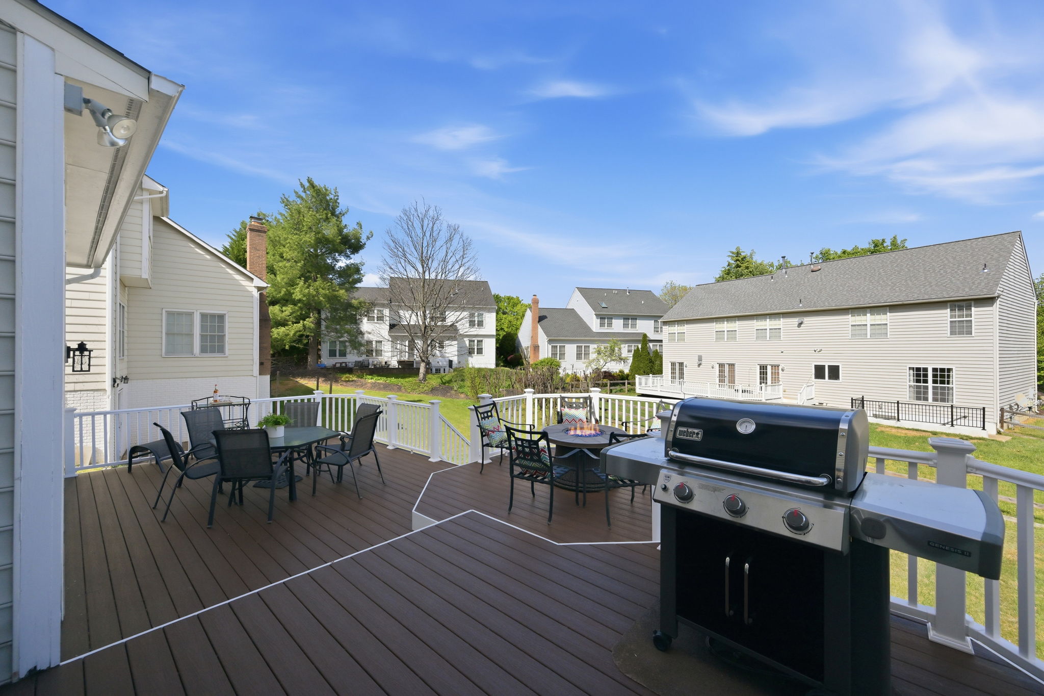 Rear Deck Entertainment Area