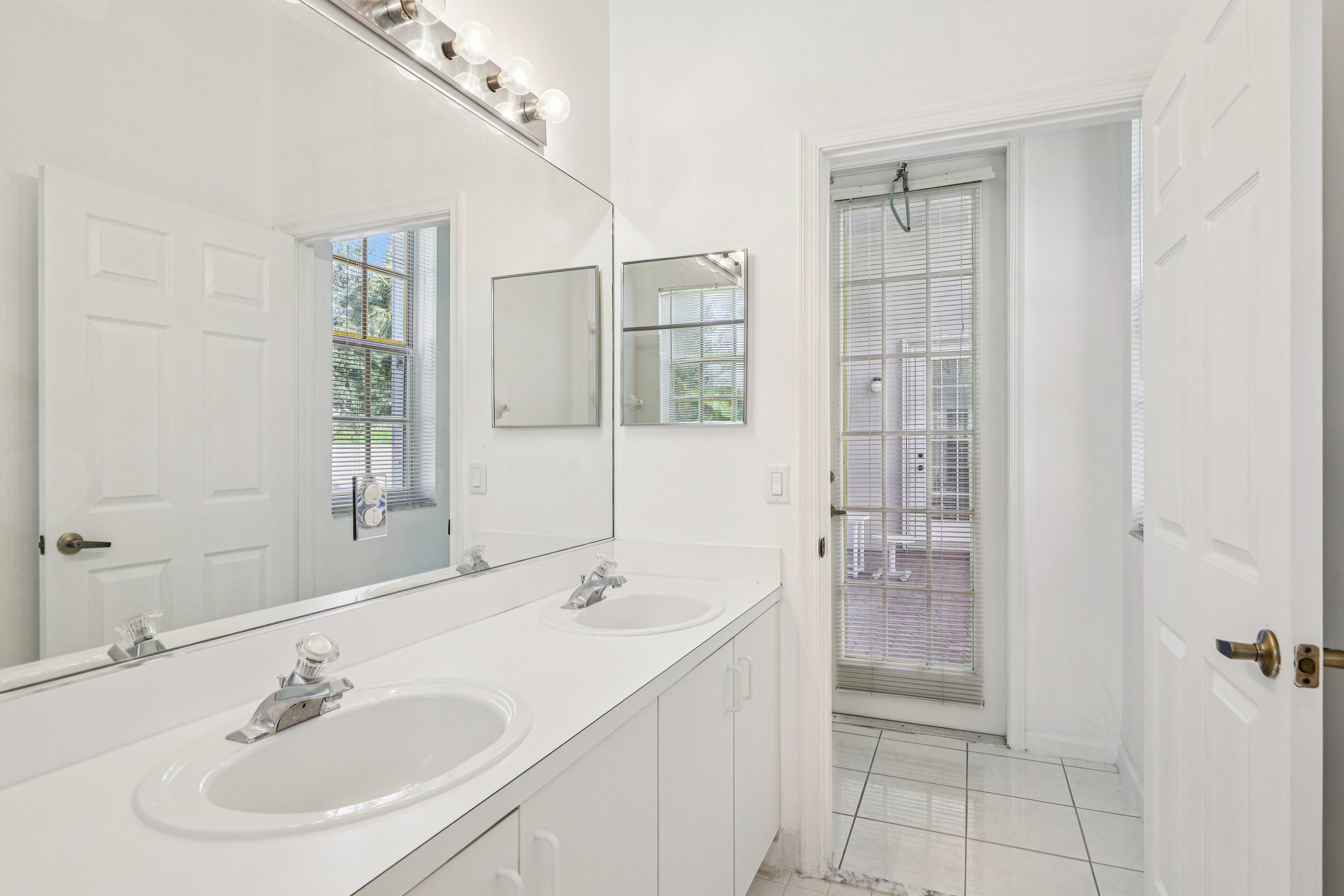 SW 4th Ct-S3112-048.jpg