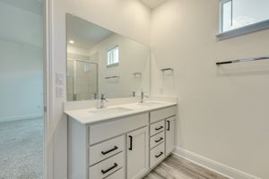  Photo 32