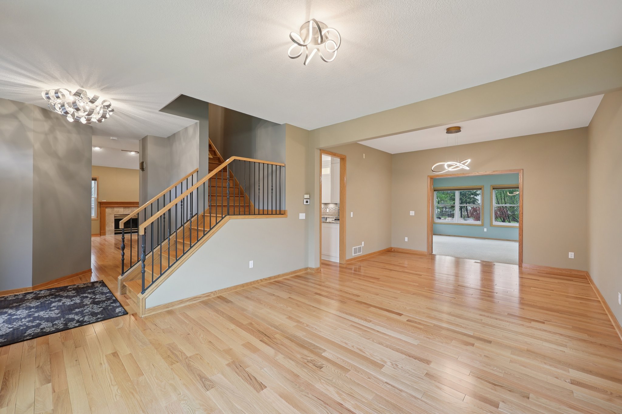 Inverness Curv-L2804-021.jpg
