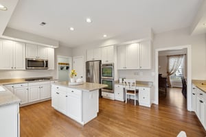 Gourmet Kitchen w/ Stainless Steel Appliances and Center Island