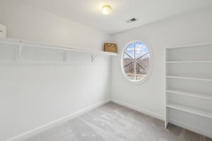 Walk-in-Closet