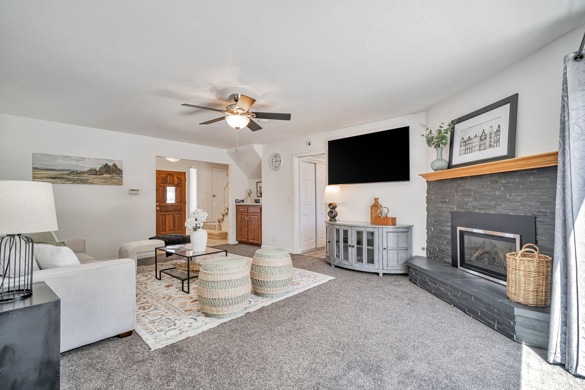 011_17824 Apricot Way