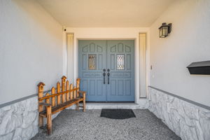 005_17824 Apricot Way