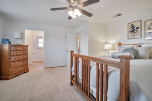 031_17824 Apricot Way