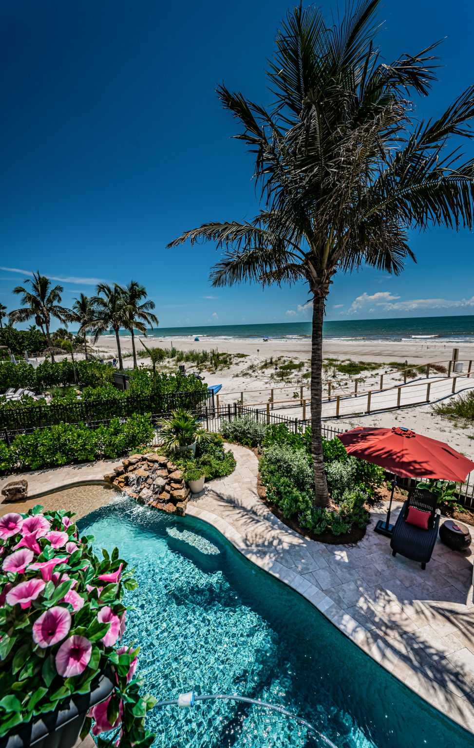 Dining Room Balcony View3