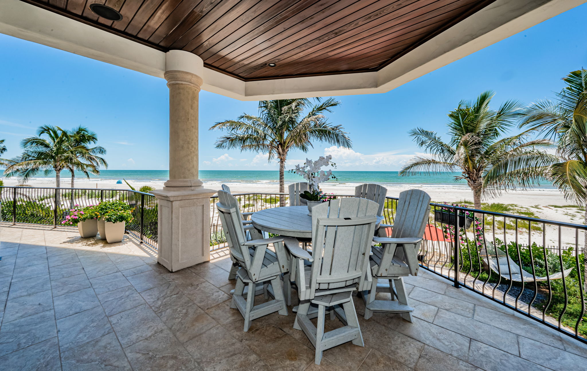 Dining Room Balcony2