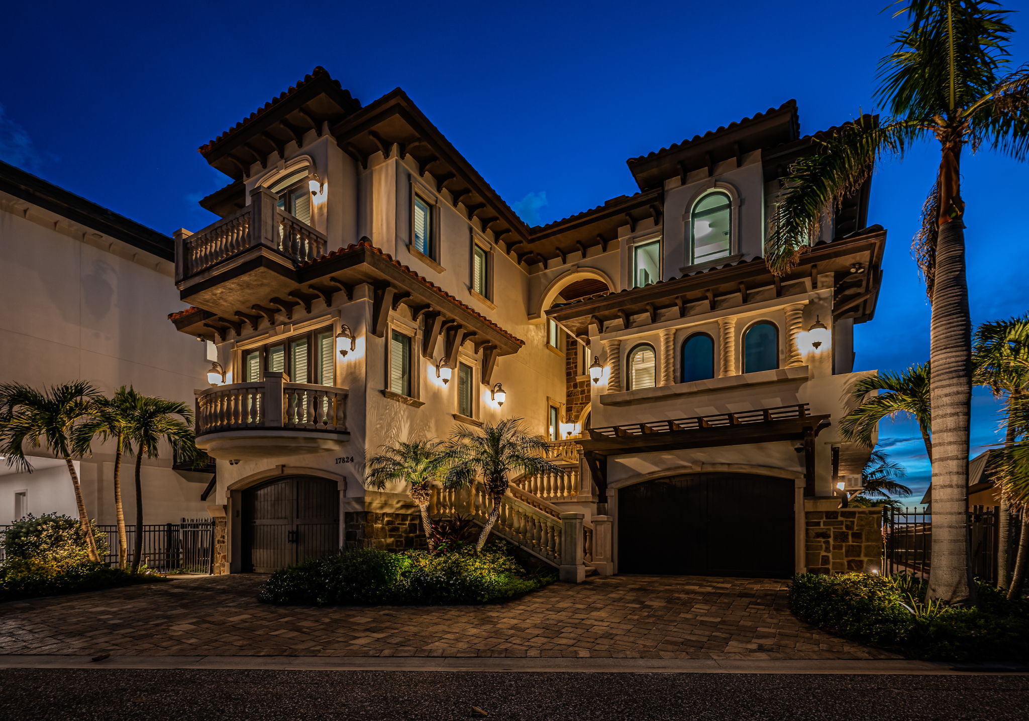 Front Exterior454