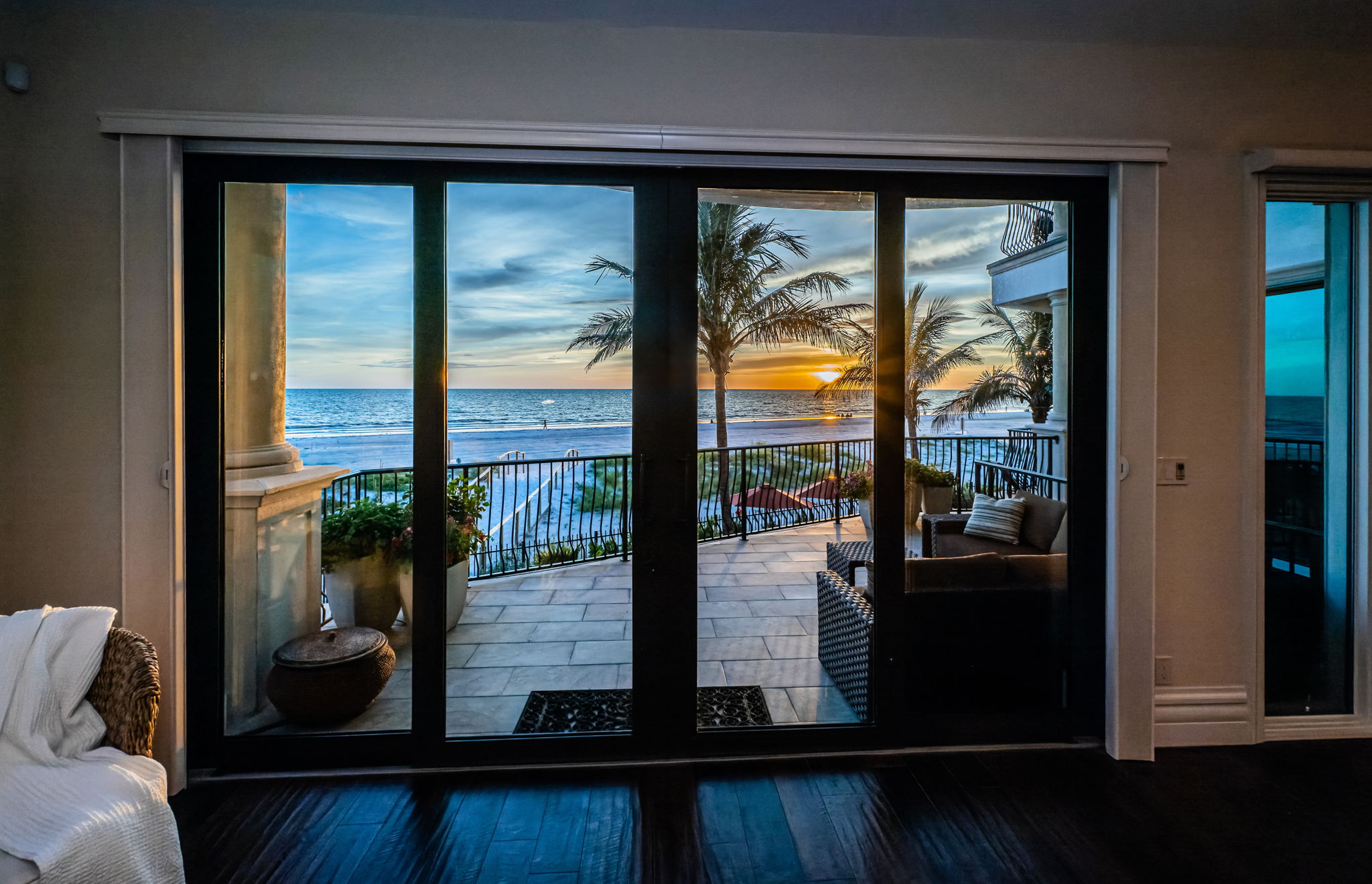 Living Room Sunset21