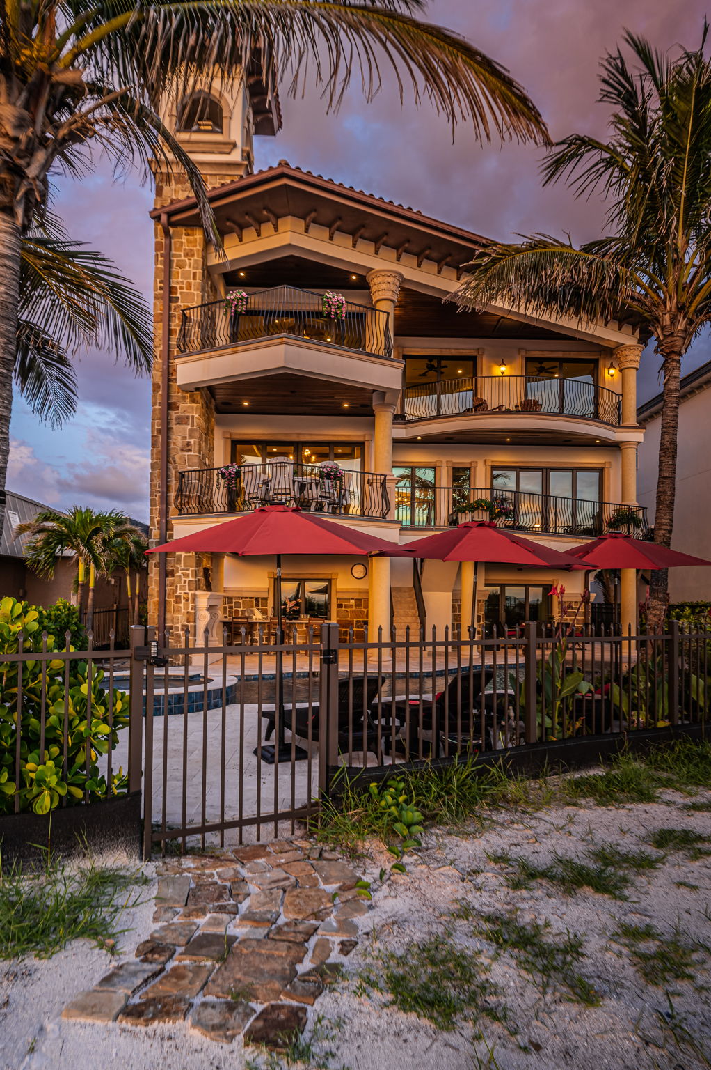 Rear Exterior Sunset23