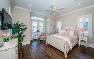Upper Level Guest Bedroom4a