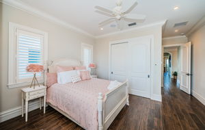 Upper Level Guest Bedroom4c