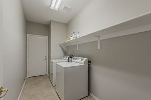  Photo 32