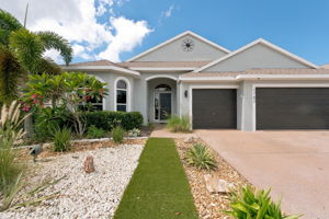 Front Exterior 4