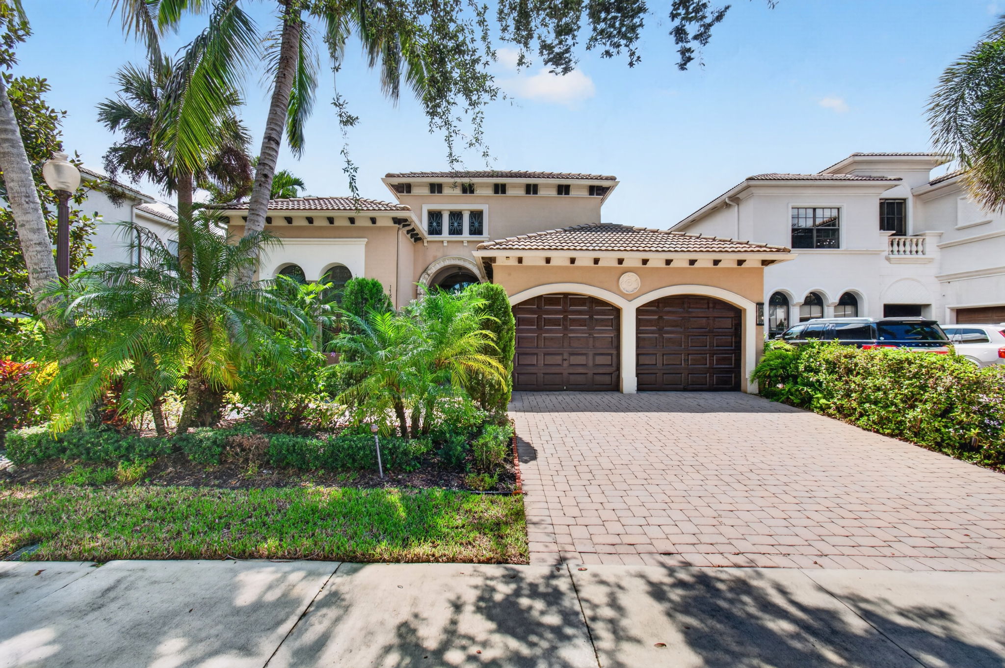  Photo 4