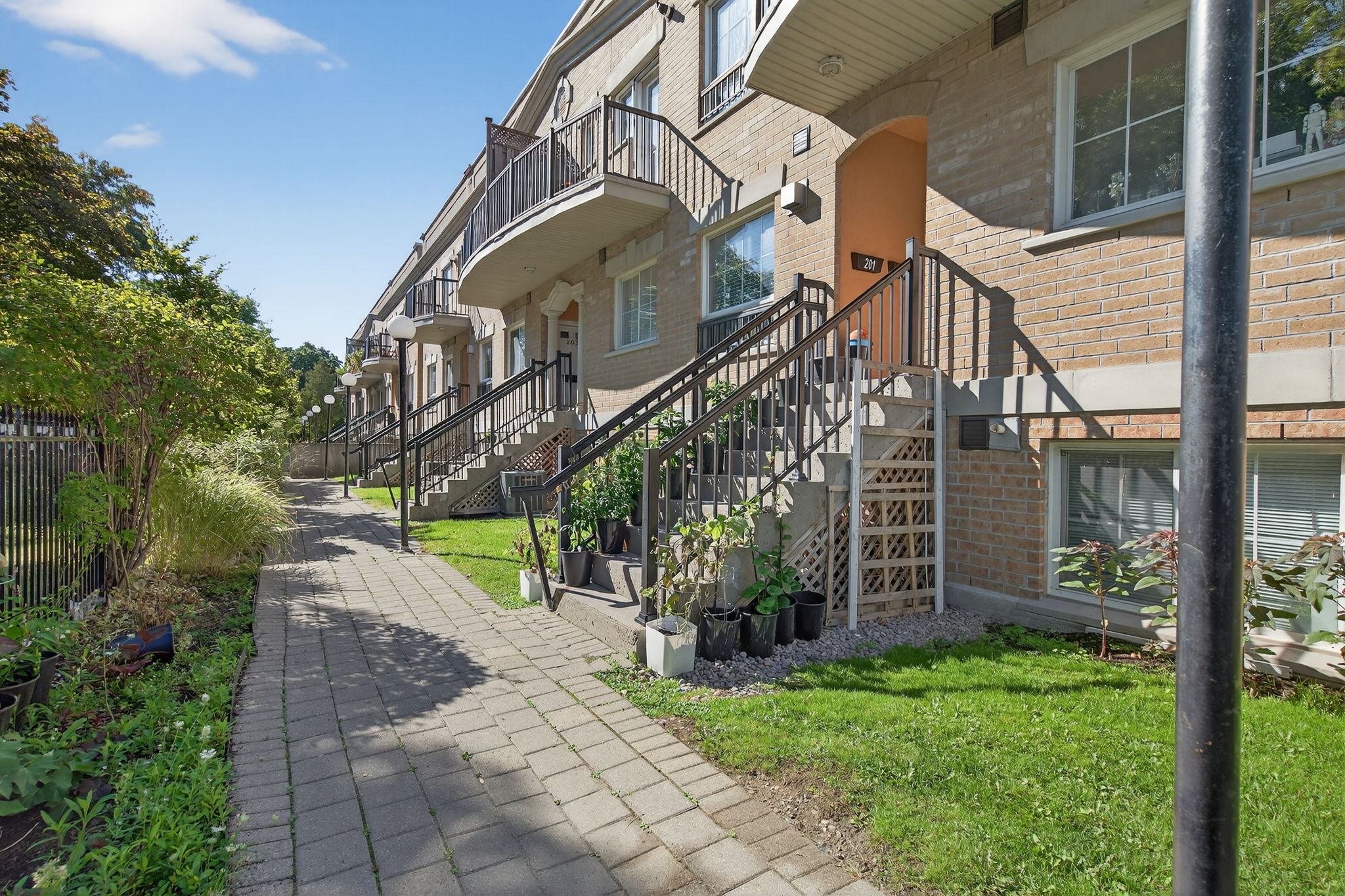 1785 Eglinton Ave E Unit 305 Toronto, ON M4A 2Y6