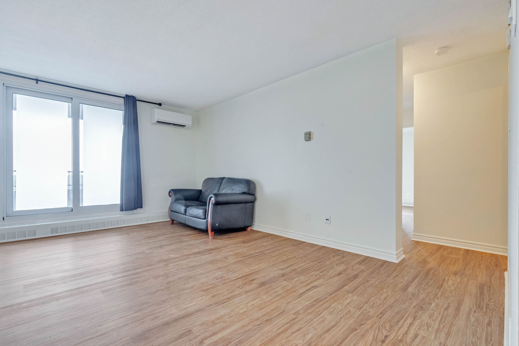 1785 Frobisher Ln, Ottawa, ON K1G 3T7, Canada Photo 4