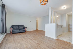 1785 Frobisher Ln, Ottawa, ON K1G 3T7, Canada Photo 5