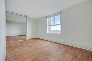 1785 Frobisher Ln, Ottawa, ON K1G 3T7, Canada Photo 14