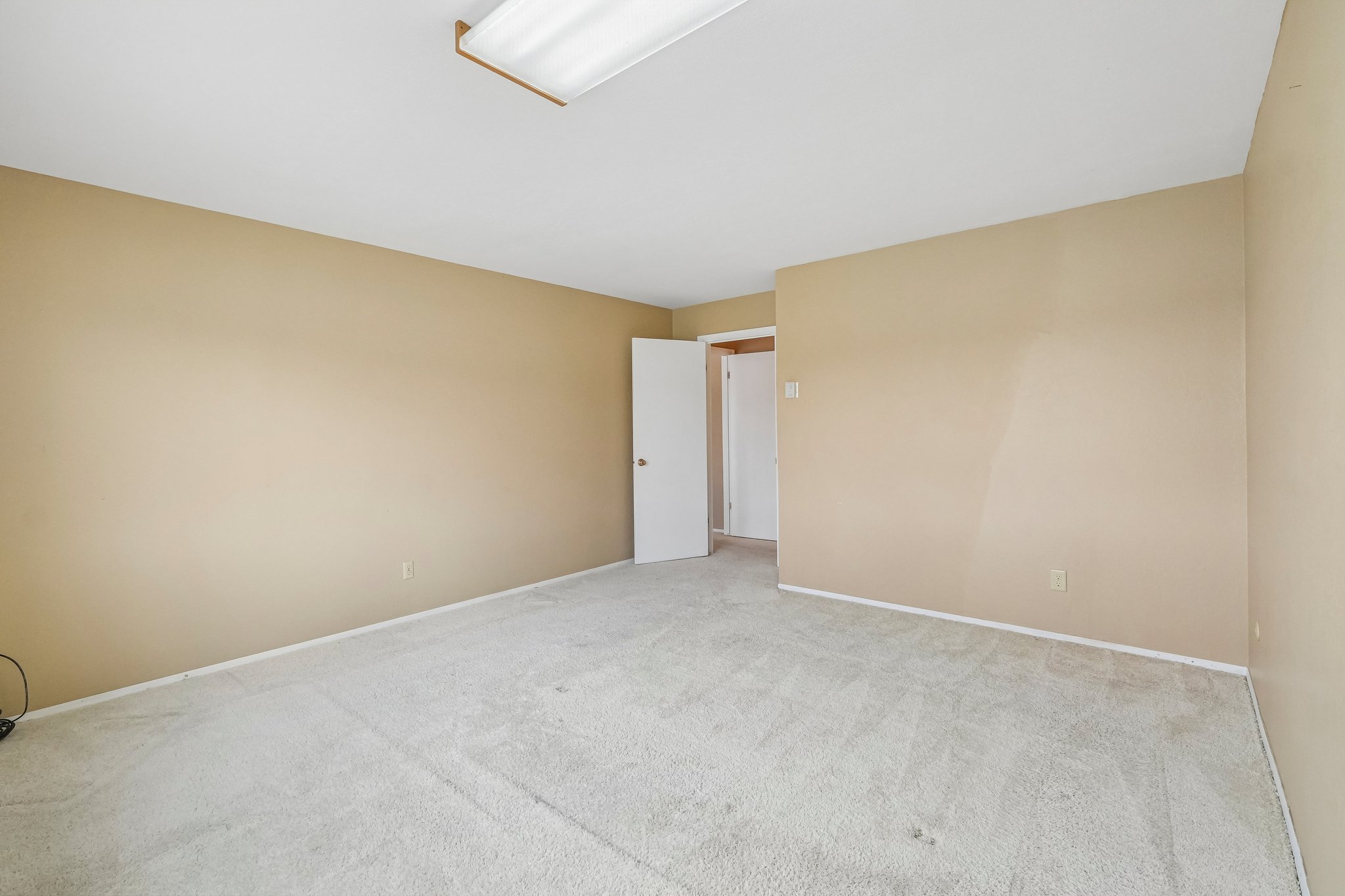 Woodmoor Dr-S0505-023.jpg