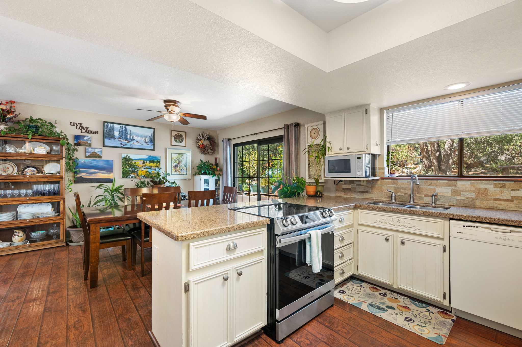 Kitchen to Dining Room