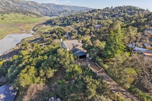 Holiday Dr-S0702-077.jpg