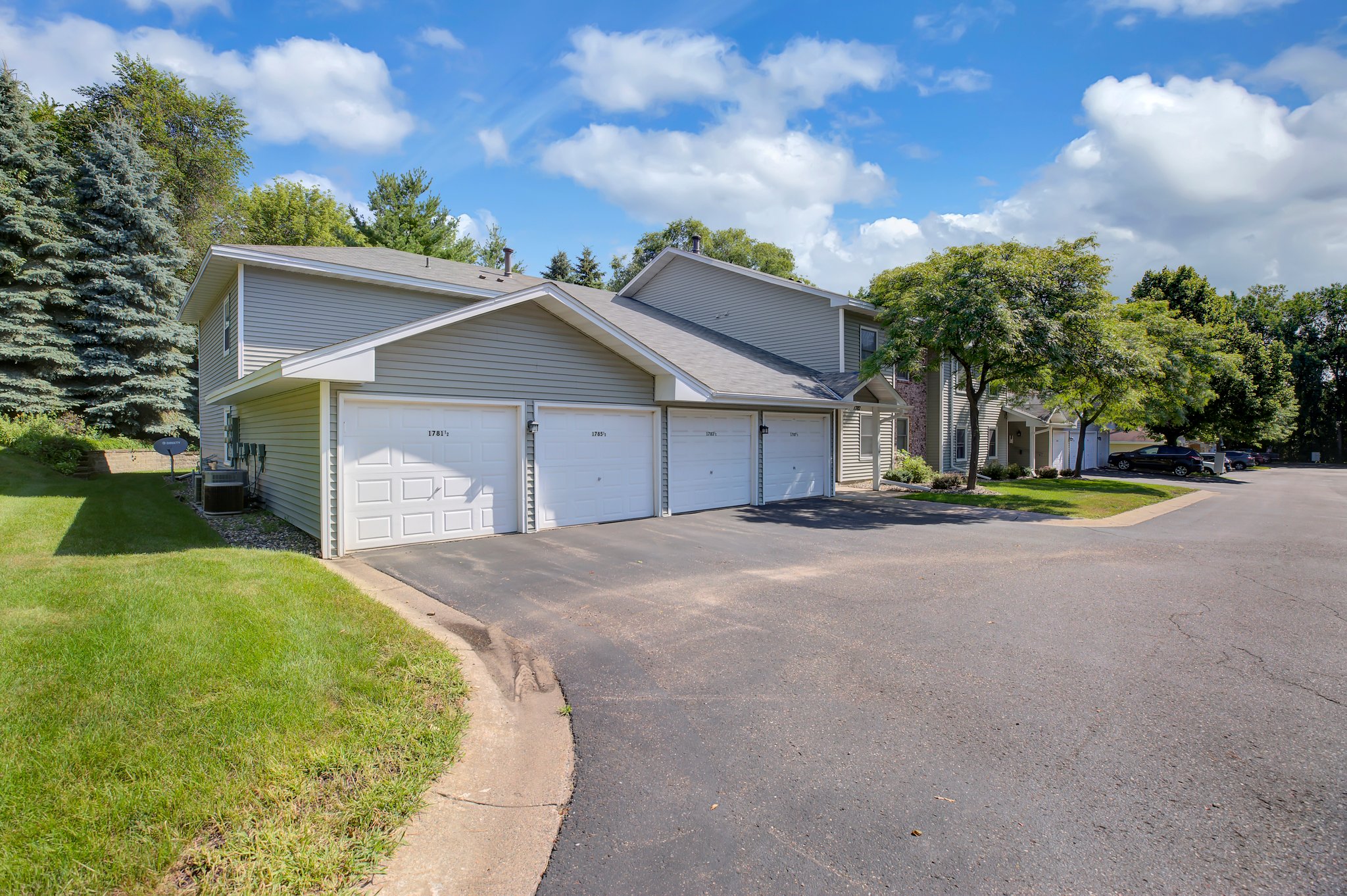  1787 County Road E #42, White Bear Lake, MN 55110, US