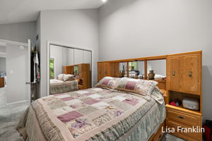  Photo 32