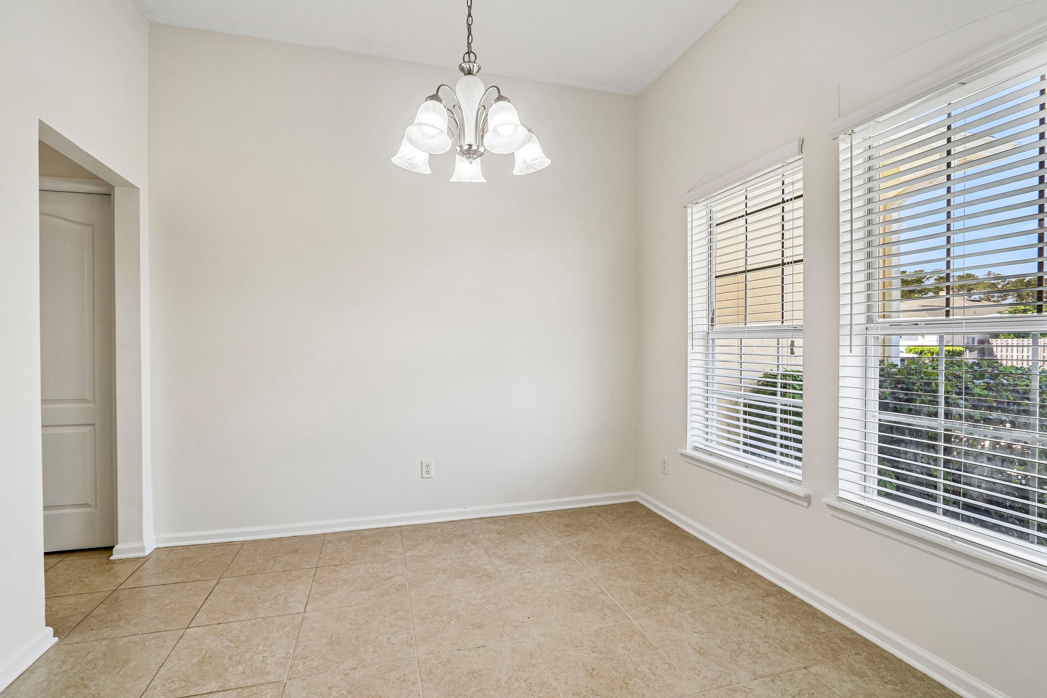 Hollow Glen Dr-S1205-017.jpg