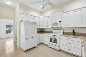 Hollow Glen Dr-S1205-015.jpg