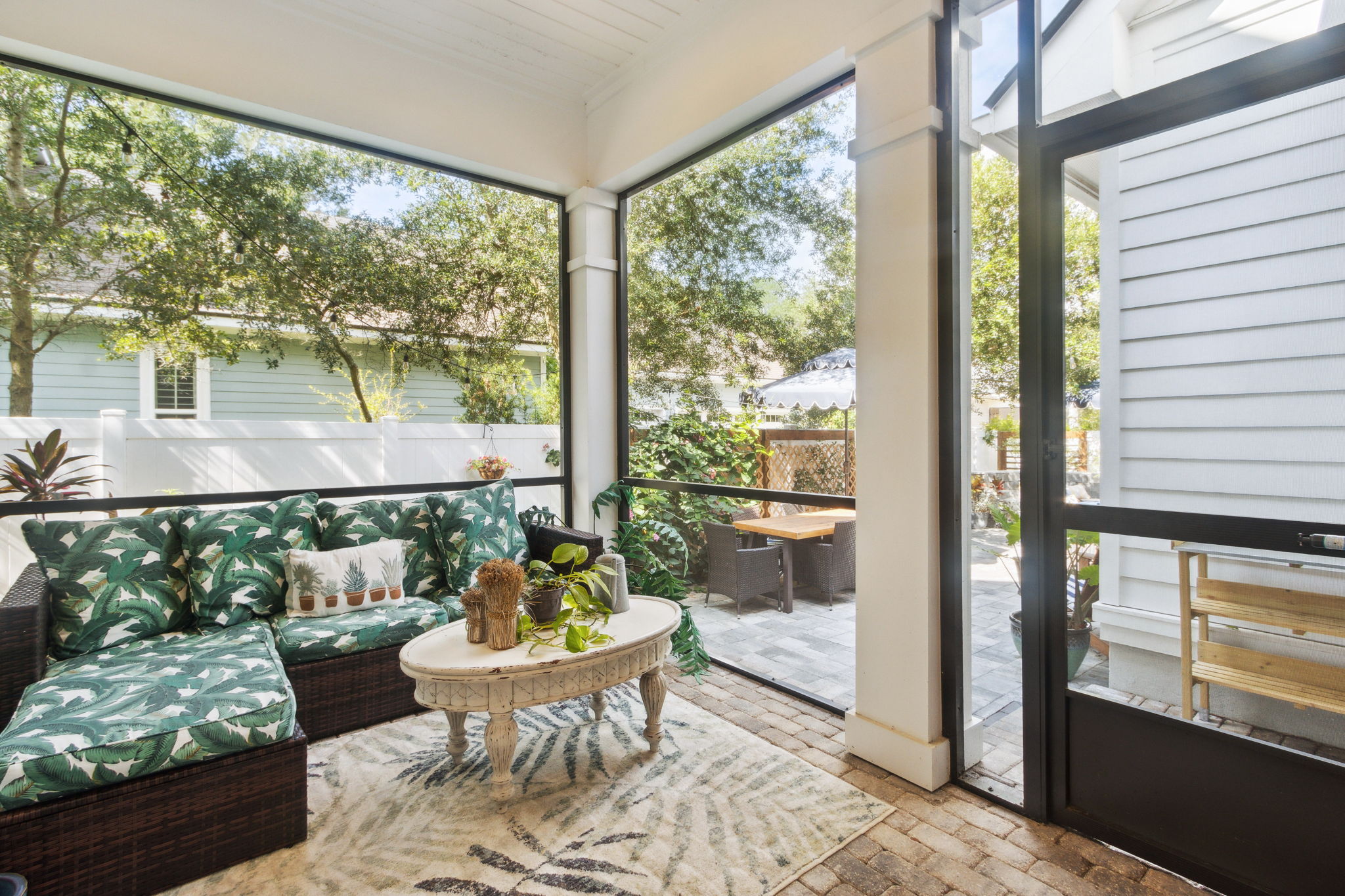 Screened-in Porch