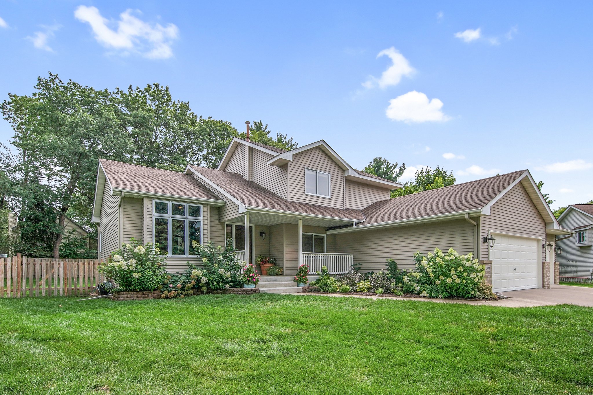 1792 125th Ct NE, Blaine, MN 55449 Mint Real Estate Photography