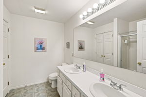 Photo 44