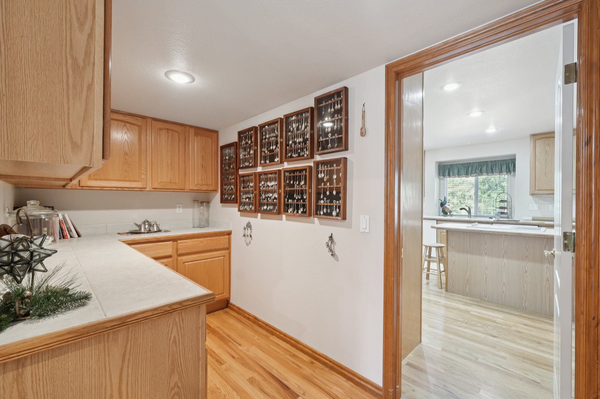 Martingale Rd-S1308-029.jpg