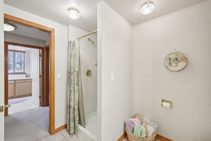 Martingale Rd-S1308-044.jpg