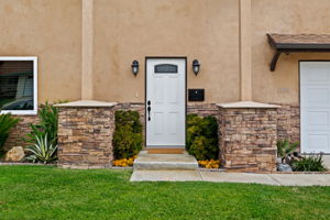 02 - Entrance