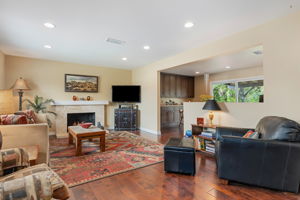 04 - Living Room