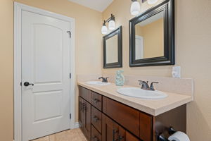 26 - Bathroom 2