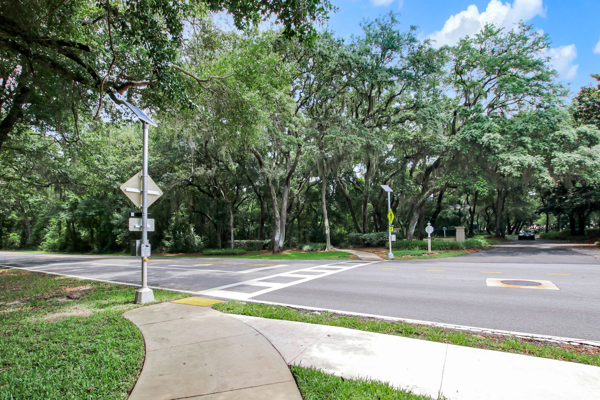 Mariners Walk Crosswalk