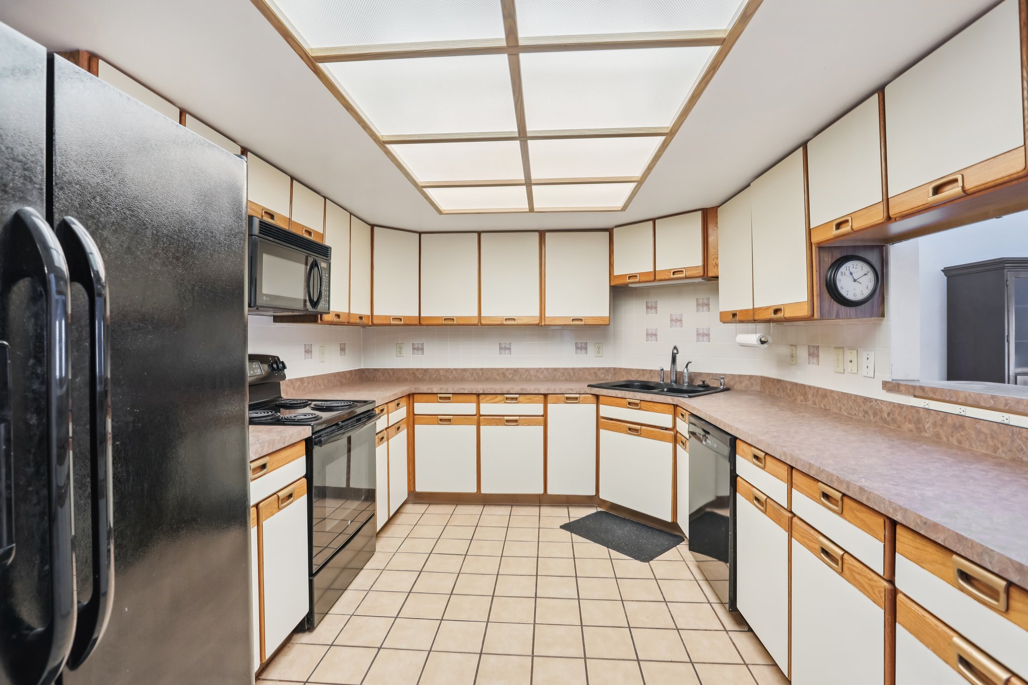 Rambling Ridge Ct-S1102-012.jpg